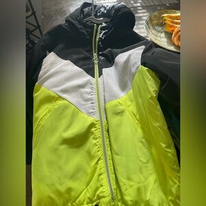 Brand new winter jacket/ with hood and pockets.😊😊